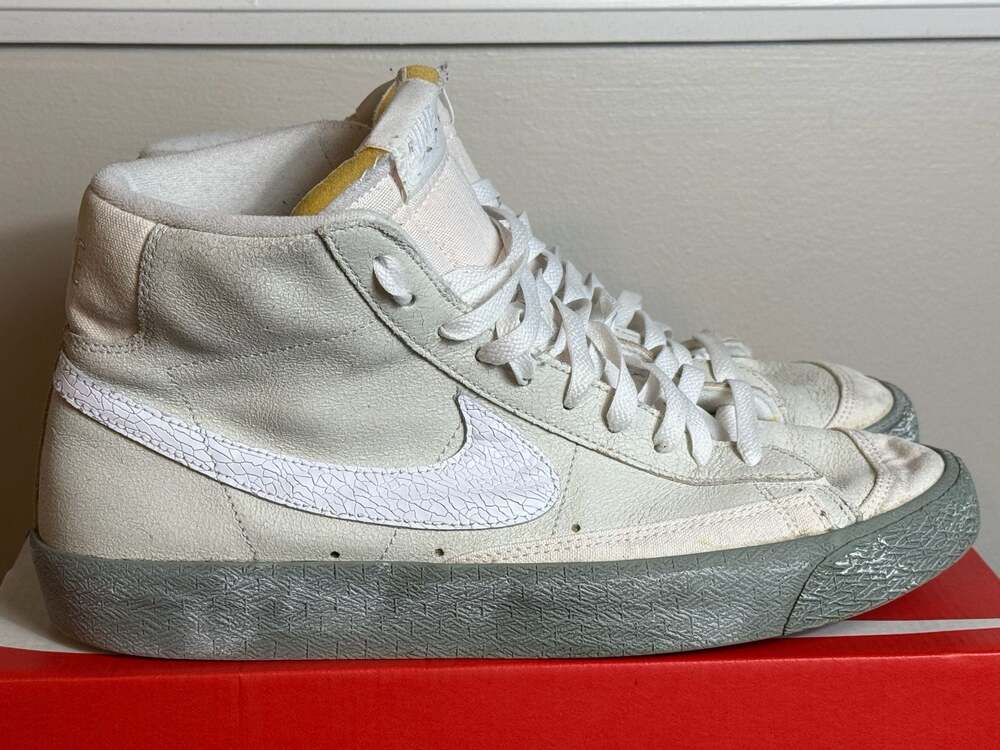 Nike Blazer Mid '77 SE Summit White/Phantom Green Sneakers (DV0797-100)